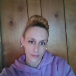 Meet your Posher, Leslie